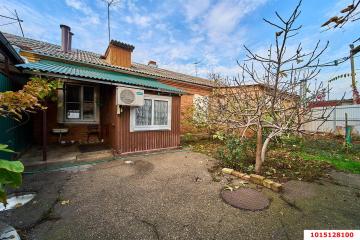 Фото №1: 3-комнатная квартира 45 м², 1/1 эт. - Краснодар, мкр. Славянский, ул. Виноградная, 55