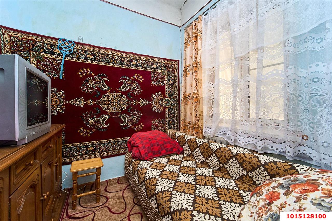 Фото №1: 3-комнатная квартира 46&nbsp;м², 1/1&nbsp;эт. - Краснодар, Прикубанский внутригородской округ, мкр. Славянский, ул. имени Толстого, 34