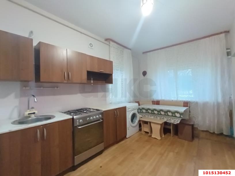 Фото №1: 3-комнатная квартира 46&nbsp;м², 1/1&nbsp;эт. - Краснодар, Центральный внутригородской округ, Черёмушки, мкр. Дубинка, пр-д 2-й  Айвазовского, 27