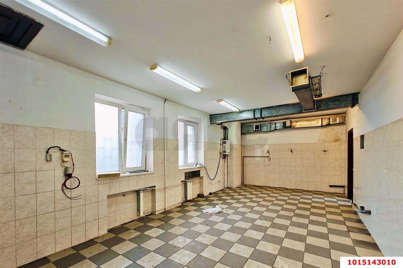 Фото №2: Отдельное здание 150&nbsp;м², 1/2&nbsp;эт. - Краснодар, Западный внутригородской округ, мкр. Фестивальный, ул. Бабушкина, 148