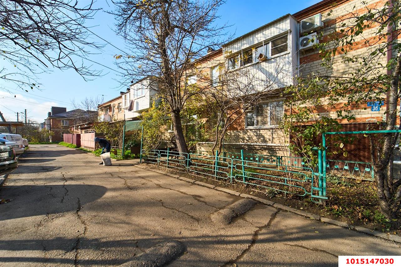Фото №2: 3-комнатная квартира 46&nbsp;м², 1/2&nbsp;эт. - Яблоновский, ул. Дорожная, 3Б