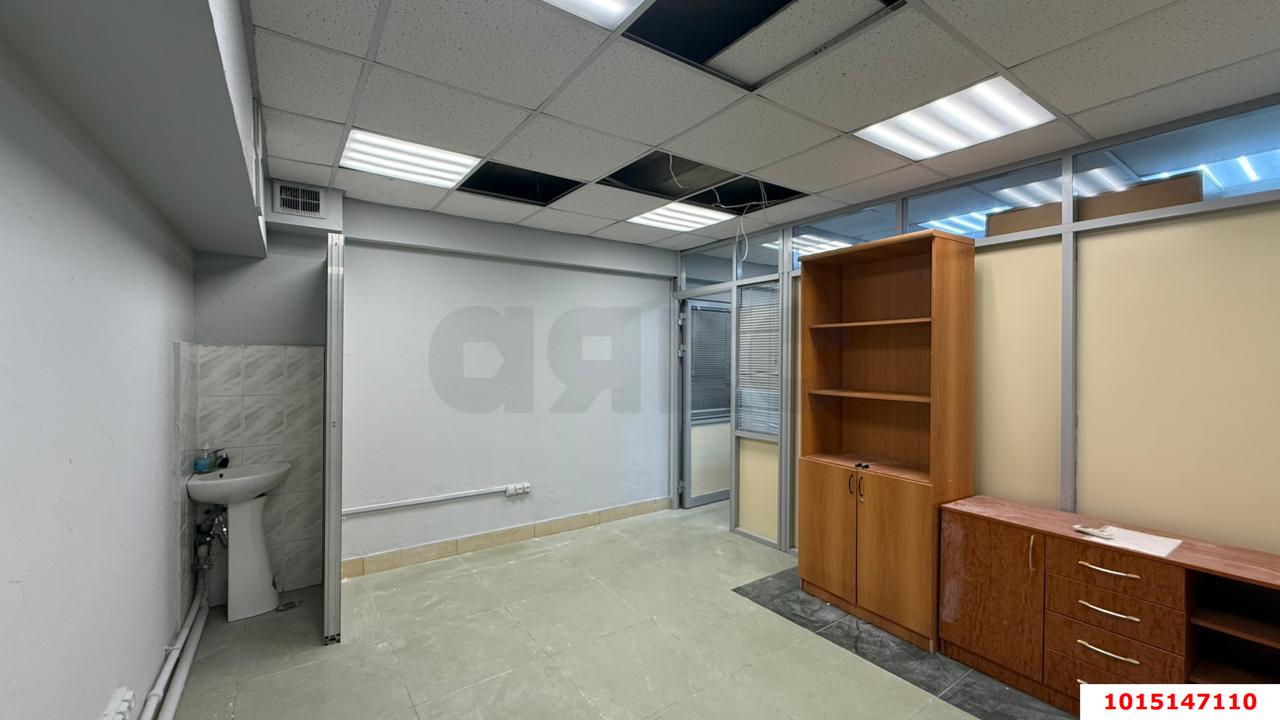 Фото №5: Офисное помещение 65&nbsp;м², 4&nbsp;эт. - Краснодар, мкр. Западный внутригородской округ, ул. Красная, 155/2