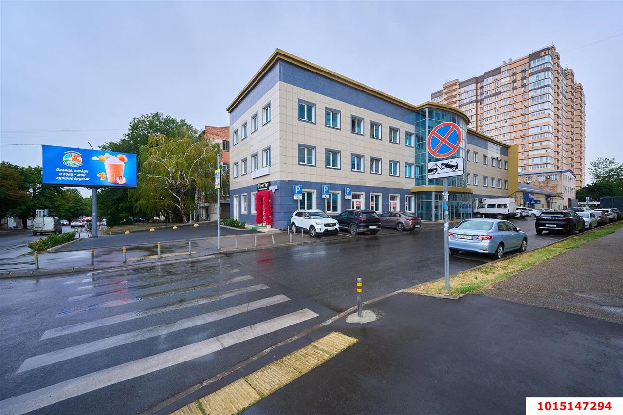 Фото №2: Торговое помещение 32&nbsp;м², 1/3&nbsp;эт. - Краснодар, Западный внутригородской округ, мкр. Фестивальный, ул. Рашпилевская, 323