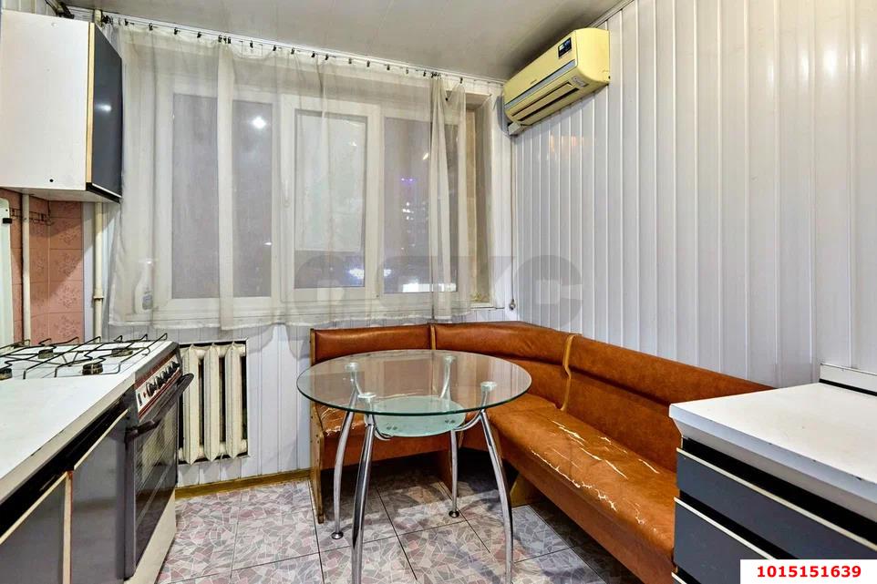 Фото №7: 2-комнатная квартира 50&nbsp;м², 2/5&nbsp;эт. - Краснодар, Западный внутригородской округ, мкр. Центральный, ул. Мира, 40