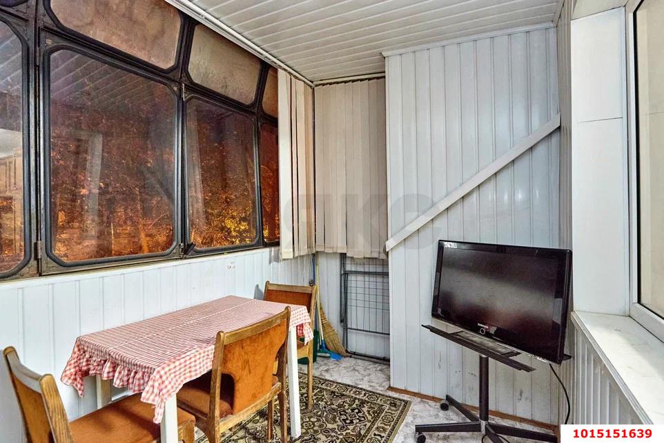 Фото №3: 2-комнатная квартира 50&nbsp;м², 2/5&nbsp;эт. - Краснодар, Западный внутригородской округ, мкр. Центральный, ул. Мира, 40