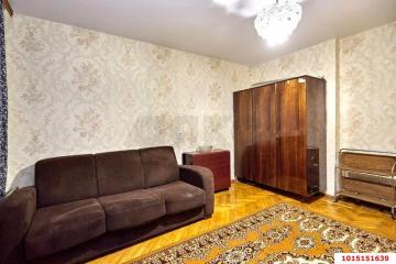 Фото №1: 2-комнатная квартира 50 м², 2/5 эт. - Краснодар, мкр. Центральный, ул. Мира, 44