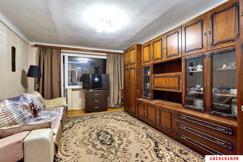 Фото №2: 2-комнатная квартира 50&nbsp;м², 2/5&nbsp;эт. - Краснодар, Западный внутригородской округ, мкр. Центральный, ул. Мира, 40