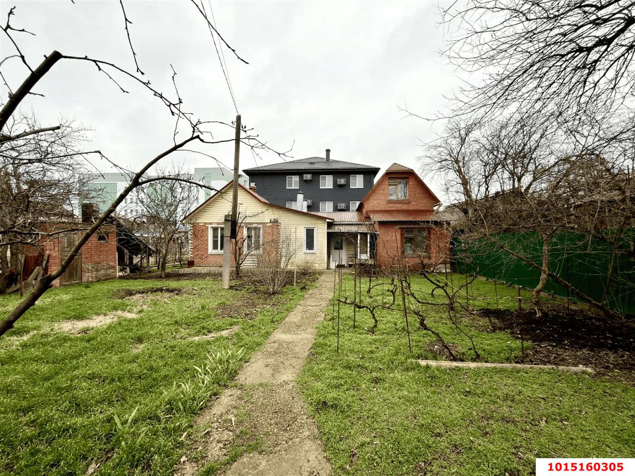 Фото №1: Дом 128&nbsp;м² + 4.67&nbsp;сот., 2&nbsp;эт. - Краснодар, Прикубанский внутригородской округ, мкр. Краевая Клиническая Больница, ул. Таймырская, 8/1