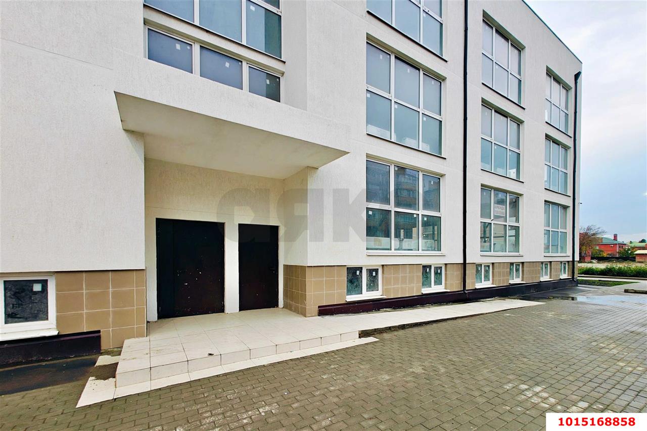 Фото №1: Торговое помещение 35&nbsp;м², 1/3&nbsp;эт. - Краснодар, Прикубанский внутригородской округ, мкр. Музыкальный, ул. имени Ф.И. Шаляпина, 34