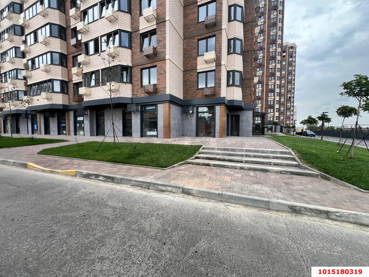 Фото №3: Торговое помещение 60&nbsp;м², 1/19&nbsp;эт. - Краснодар, Прикубанский внутригородской округ, имени Петра Метальникова, мкр. ЖК Лучший, ул. Ростовское шоссе, 30/6к3