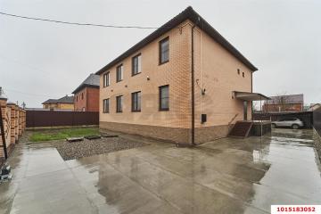 Фото №1: Дом 306 м² + 10.59 сот., 2 эт. - Знаменский, мкр. Карасунский внутригородской округ, ул. Энтузиастов