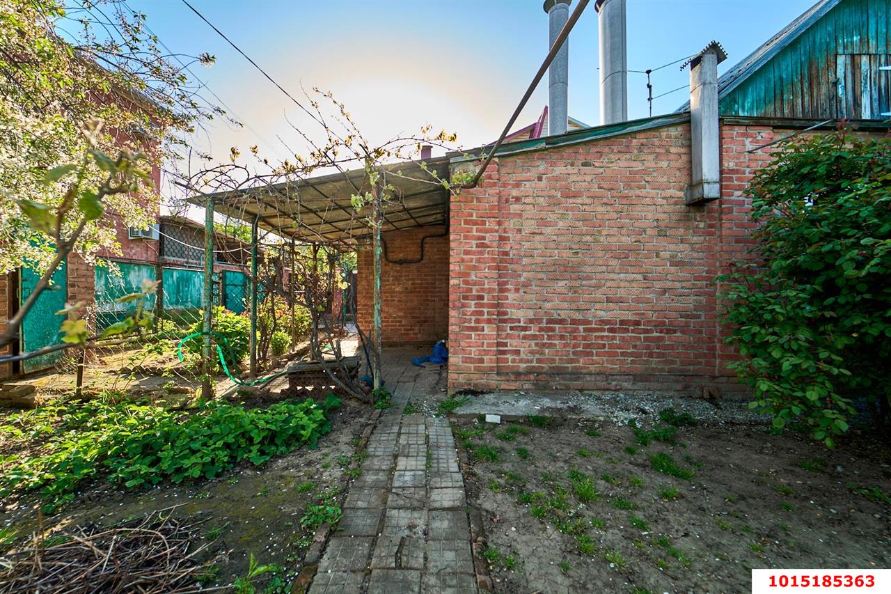 Фото №6: Часть дома 43&nbsp;м² + 2.17&nbsp;сот., 1&nbsp;эт. - Краснодар, Центральный внутригородской округ, мкр. Центральный, ул. Базовская, 178