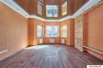 Фото №1: 2-комнатная квартира 73 м², 2/3 эт. - Краснодар, мкр. СНТ Животновод, ул. Вишнёвая, 173
