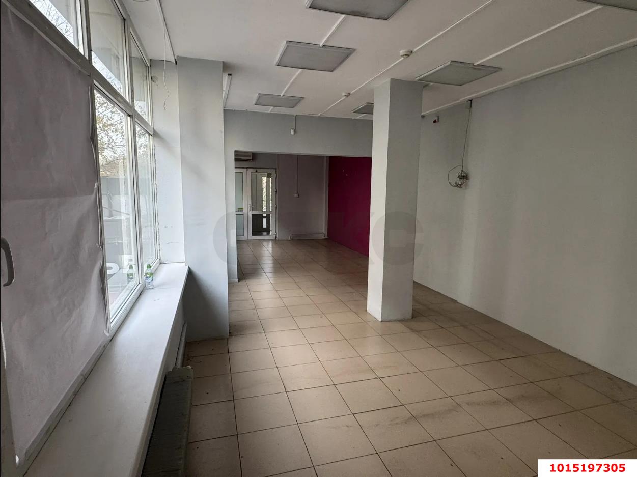 Фото №4: Торговое помещение 52&nbsp;м², 1/17&nbsp;эт. - Краснодар, Прикубанский внутригородской округ, мкр. Московский, ул. им. Байбакова Н.К., 6
