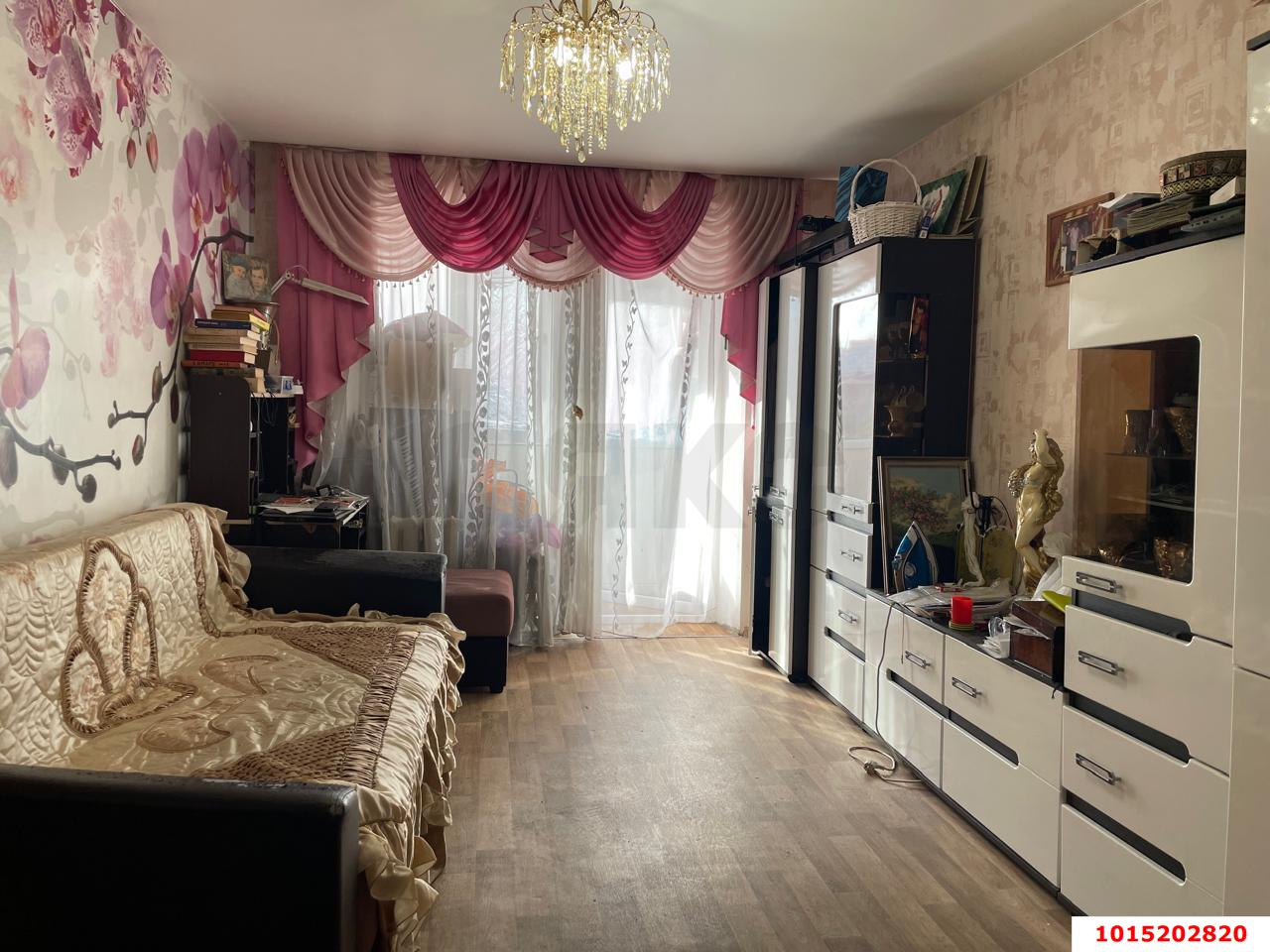 Фото №1: 3-комнатная квартира 49&nbsp;м², 4/5&nbsp;эт. - Краснодар, Прикубанский внутригородской округ, мкр. Фестивальный, ул. имени Тургенева, 215