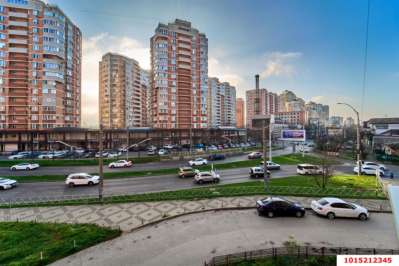 Фото №17: 2-комнатная квартира 63&nbsp;м², 3/16&nbsp;эт. - Краснодар, Западный внутригородской округ, Кожзавод, мкр. Военный городок № 1, ул. имени Калинина, 350/5