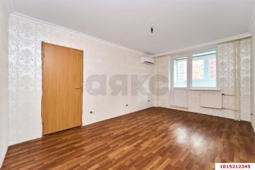 Фото №1: 2-комнатная квартира 56 м², 3/16 эт. - Краснодар, мкр. Военный городок № 1, ул. имени Калинина, 350/5