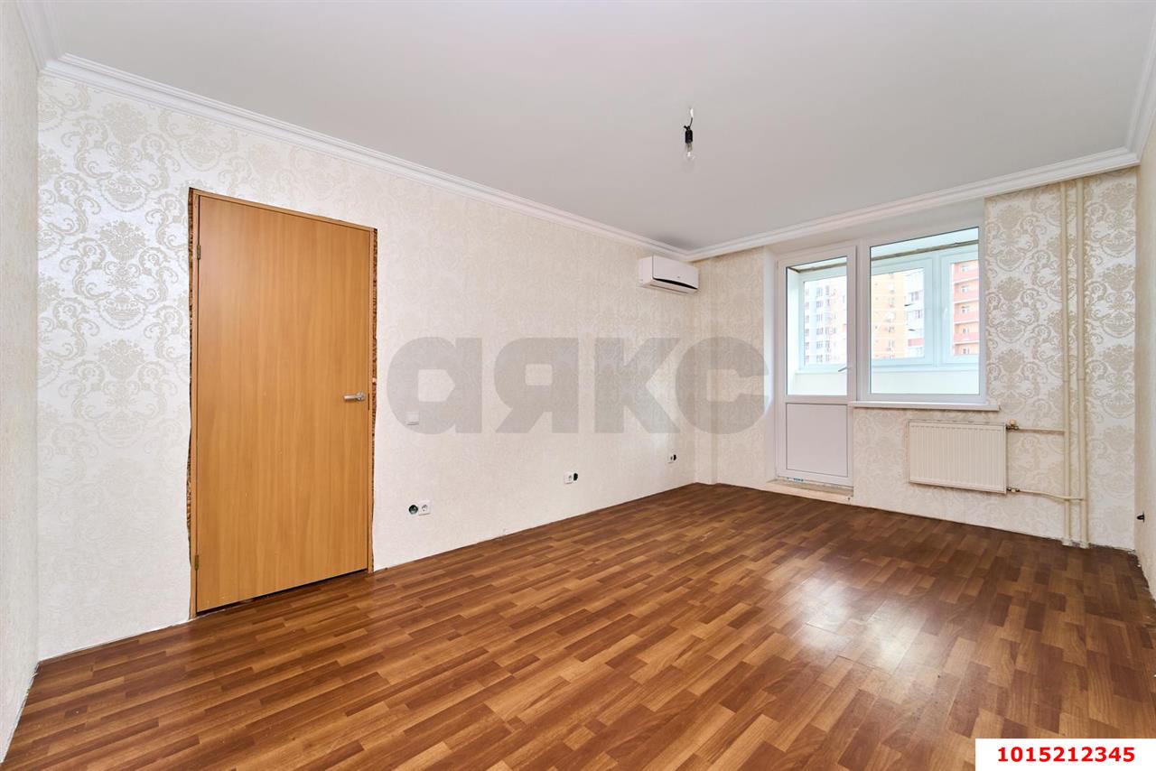 Фото №1: 2-комнатная квартира 63&nbsp;м², 3/16&nbsp;эт. - Краснодар, Западный внутригородской округ, Кожзавод, мкр. Военный городок № 1, ул. имени Калинина, 350/5