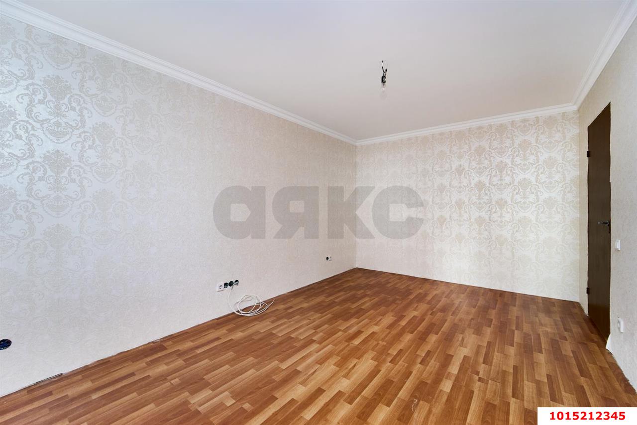 Фото №3: 2-комнатная квартира 63&nbsp;м², 3/16&nbsp;эт. - Краснодар, Западный внутригородской округ, Кожзавод, мкр. Военный городок № 1, ул. имени Калинина, 350/5
