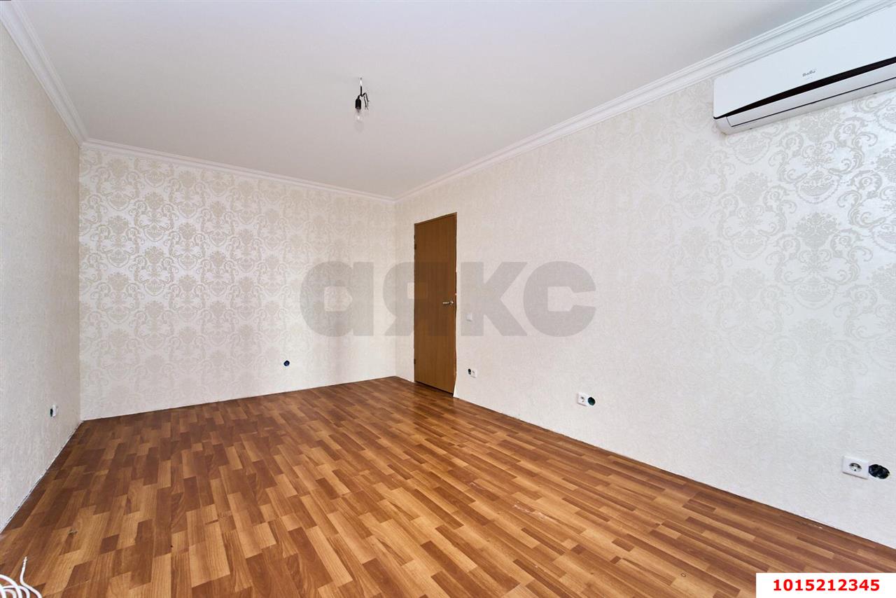 Фото №2: 2-комнатная квартира 63&nbsp;м², 3/16&nbsp;эт. - Краснодар, Западный внутригородской округ, Кожзавод, мкр. Военный городок № 1, ул. имени Калинина, 350/5
