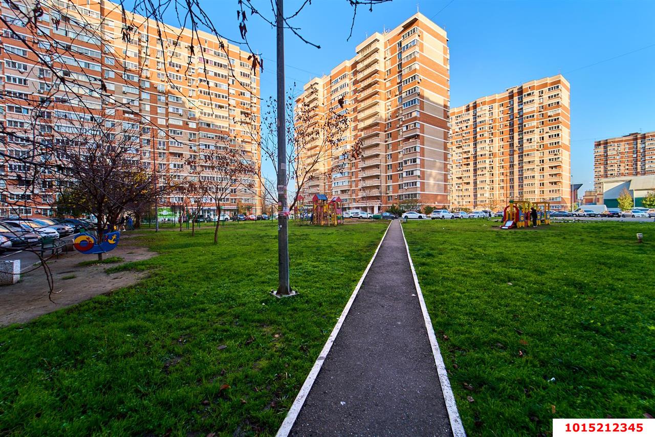 Фото №18: 2-комнатная квартира 63&nbsp;м², 3/16&nbsp;эт. - Краснодар, Западный внутригородской округ, Кожзавод, мкр. Военный городок № 1, ул. имени Калинина, 350/5