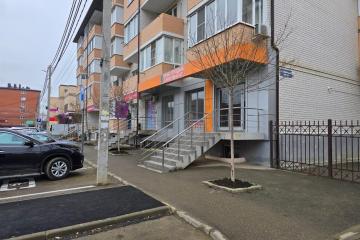 Фото №1: Торговое помещение 130 м², 1/5 эт. - Российский, мкр. ЖК Елисеевский, ул. Парижская, 5/3