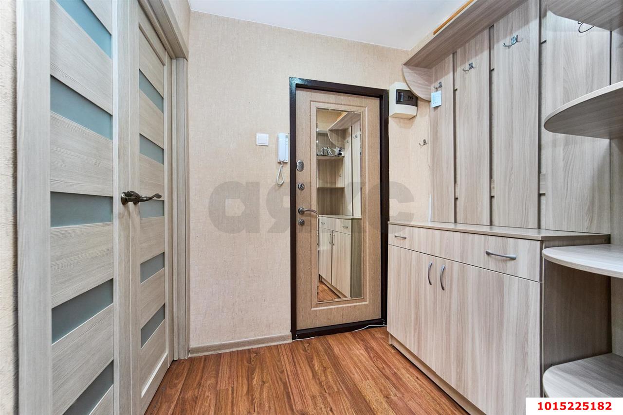 Фото №4: 4-комнатная квартира 90&nbsp;м², 10/10&nbsp;эт. - Краснодар, Западный внутригородской округ, мкр. Юбилейный, ул. 70-летия Октября, 34