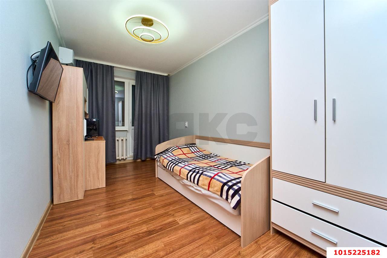 Фото №11: 4-комнатная квартира 90&nbsp;м², 10/10&nbsp;эт. - Краснодар, Западный внутригородской округ, мкр. Юбилейный, ул. 70-летия Октября, 34