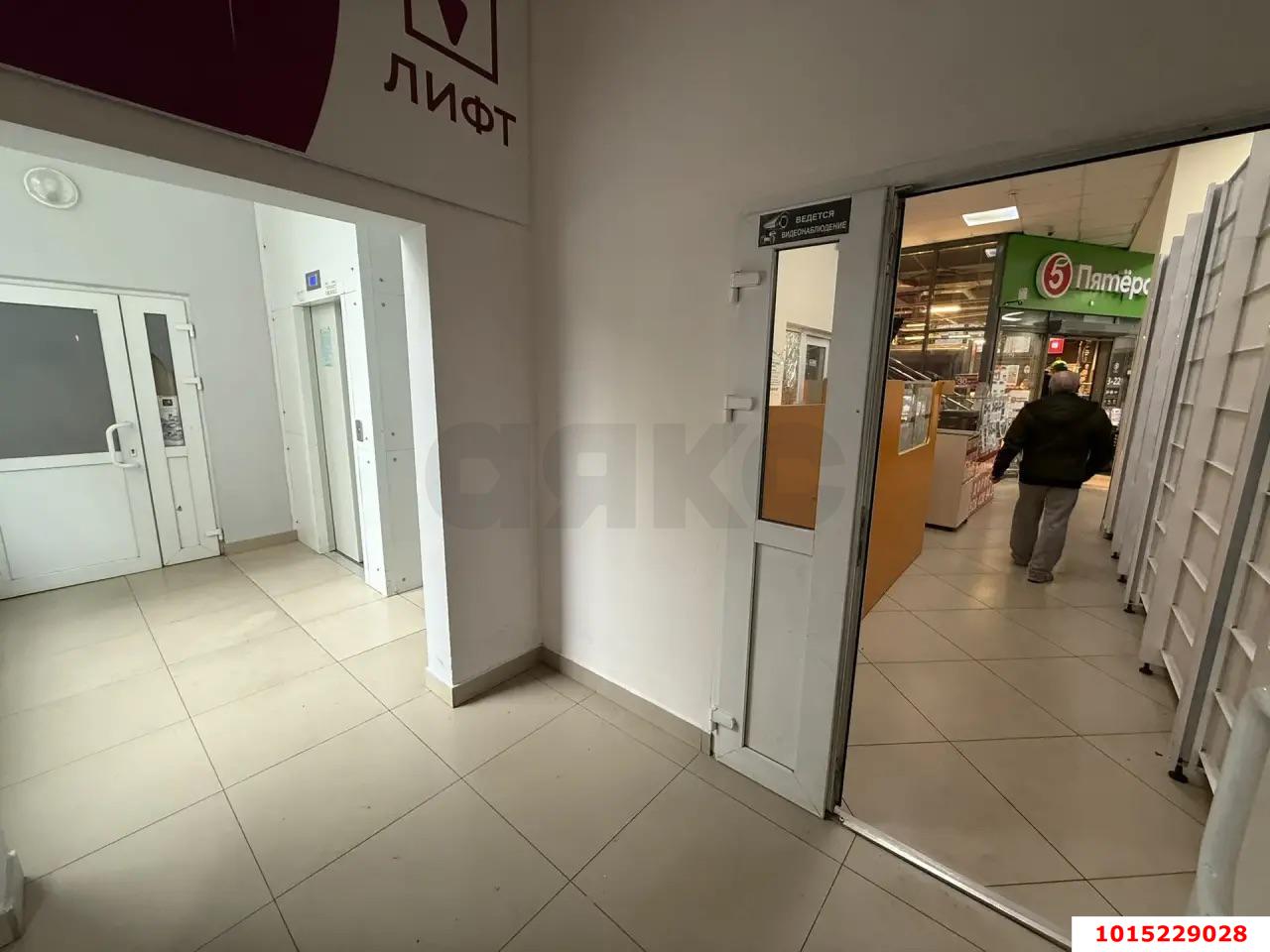 Фото №7: Торговое помещение 170&nbsp;м², 2/2&nbsp;эт. - Краснодар, Прикубанский внутригородской округ, мкр. Фестивальный, ул. Атарбекова, 38/1