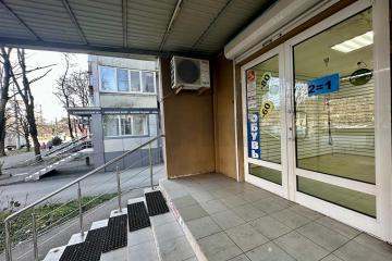 Фото №1: Торговое помещение 52&nbsp;м², 1/5&nbsp;эт. - Краснодар, мкр. Комсомольский, ул. Тюляева, 37/3с2