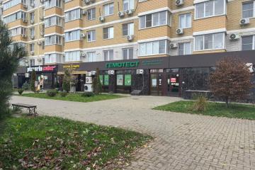 Фото №1: Торговое помещение 52 м², 1/13 эт. - Краснодар, мкр. Светлоград, ул. Красных Партизан, 1/4к2