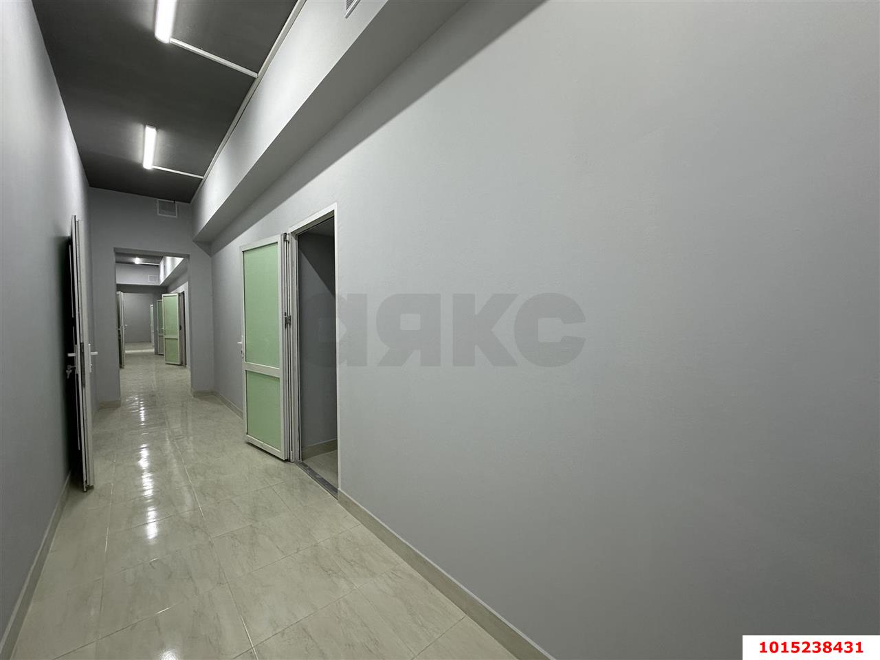 Фото №4: Офисное помещение 280&nbsp;м², 9&nbsp;эт. - Динская, мкр. жилой комплекс Белые Росы, ул. Спортивная, 2