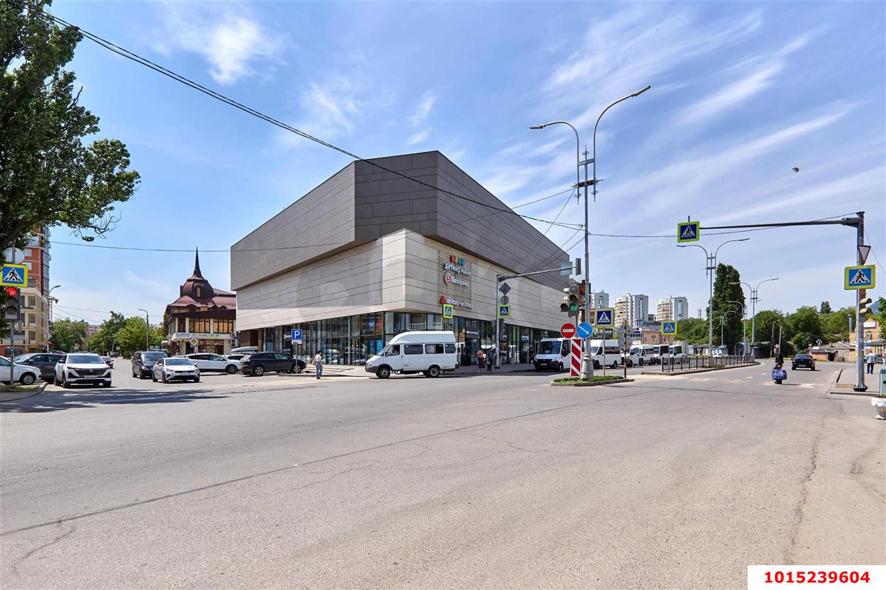 Фото №4: Отдельное здание 3409&nbsp;м², 3&nbsp;эт. - Пятигорск, мкр. Центр, пр-кт Калинина, 104