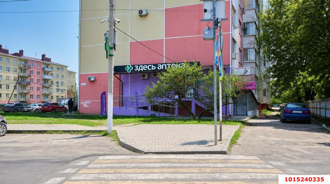 Фото №3: Торговое помещение 43&nbsp;м², 1/5&nbsp;эт. - Крымск, мкр. Платан, ул. Октябрьская, 37Л