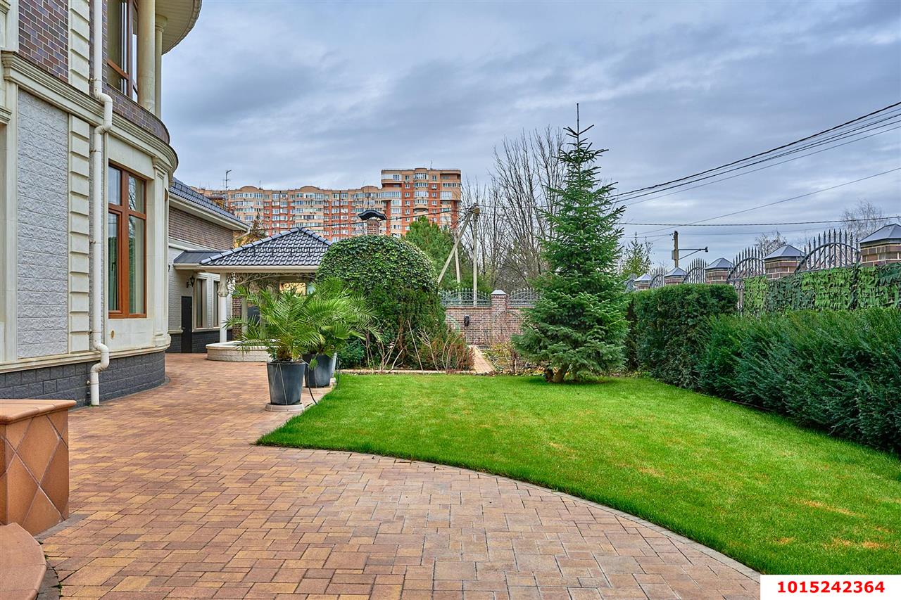 Фото №3: Дом 450&nbsp;м² + 11&nbsp;сот., 3&nbsp;эт. - Краснодар, Прикубанский внутригородской округ, Фестивальный, мкр. Солнечный, ул. Архитектора Петина, 45