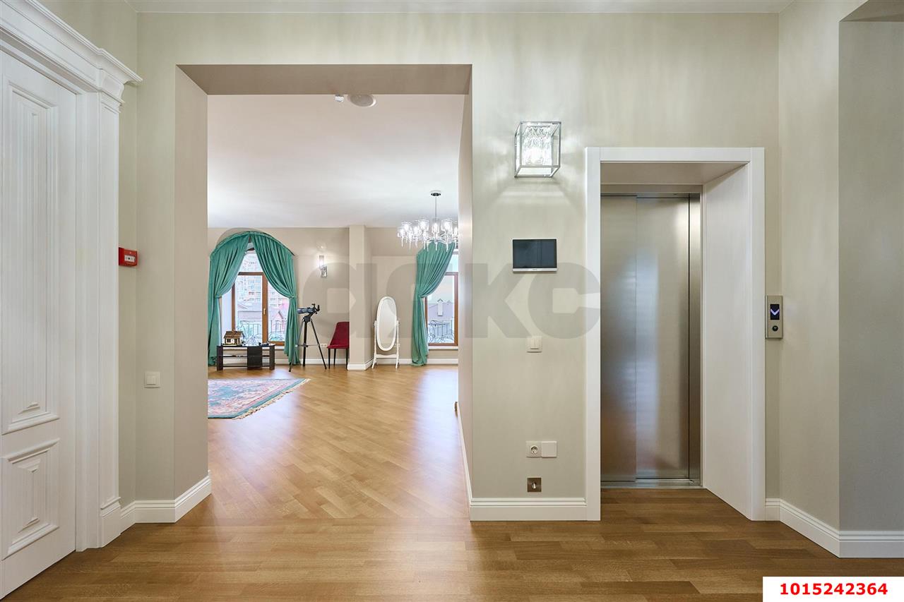 Фото №44: Дом 450&nbsp;м² + 11&nbsp;сот., 3&nbsp;эт. - Краснодар, Прикубанский внутригородской округ, Фестивальный, мкр. Солнечный, ул. Архитектора Петина, 45