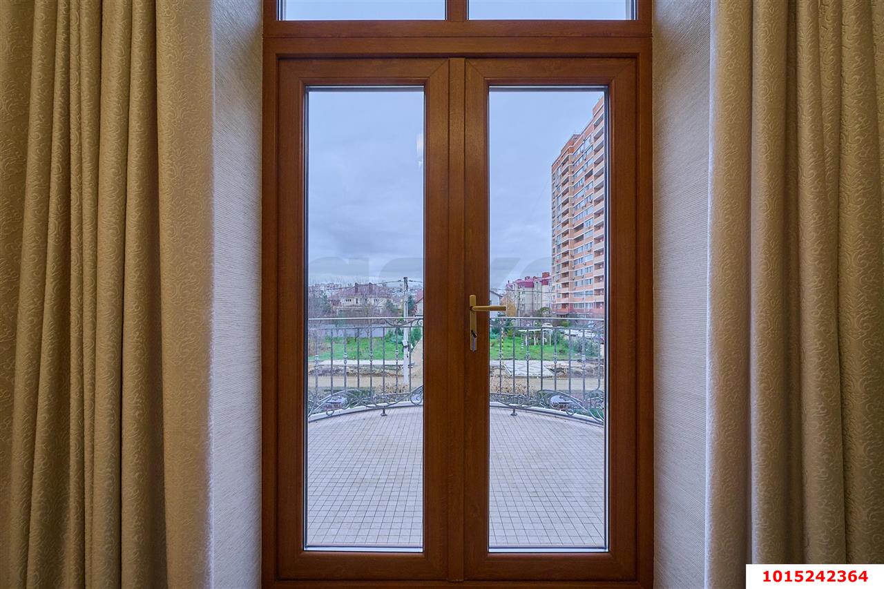 Фото №39: Дом 450&nbsp;м² + 11&nbsp;сот., 3&nbsp;эт. - Краснодар, Прикубанский внутригородской округ, Фестивальный, мкр. Солнечный, ул. Архитектора Петина, 45