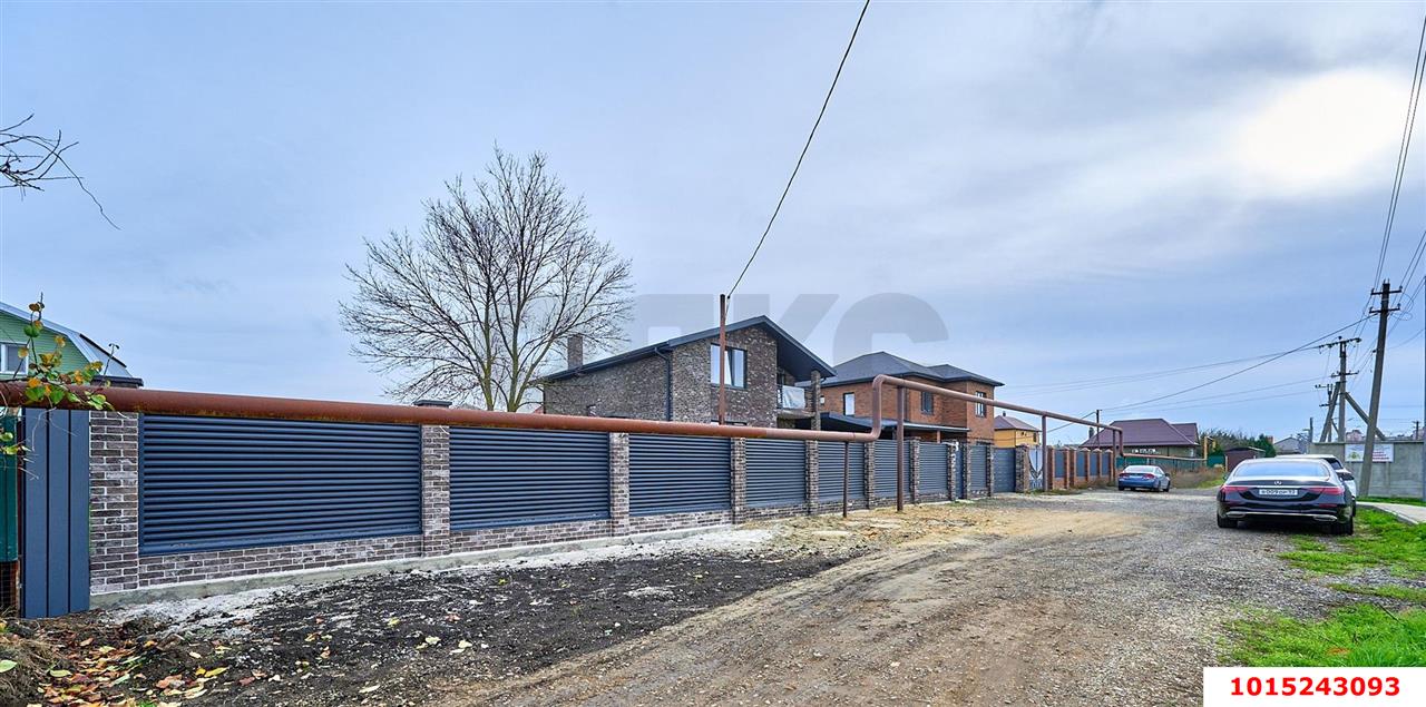 Фото №2: Дом 180&nbsp;м² + 6.15&nbsp;сот., 2&nbsp;эт. - Краснодар, Прикубанский внутригородской округ, Калинино, мкр. Завод Радиоизмерительных Приборов, б-р Строителей, 79