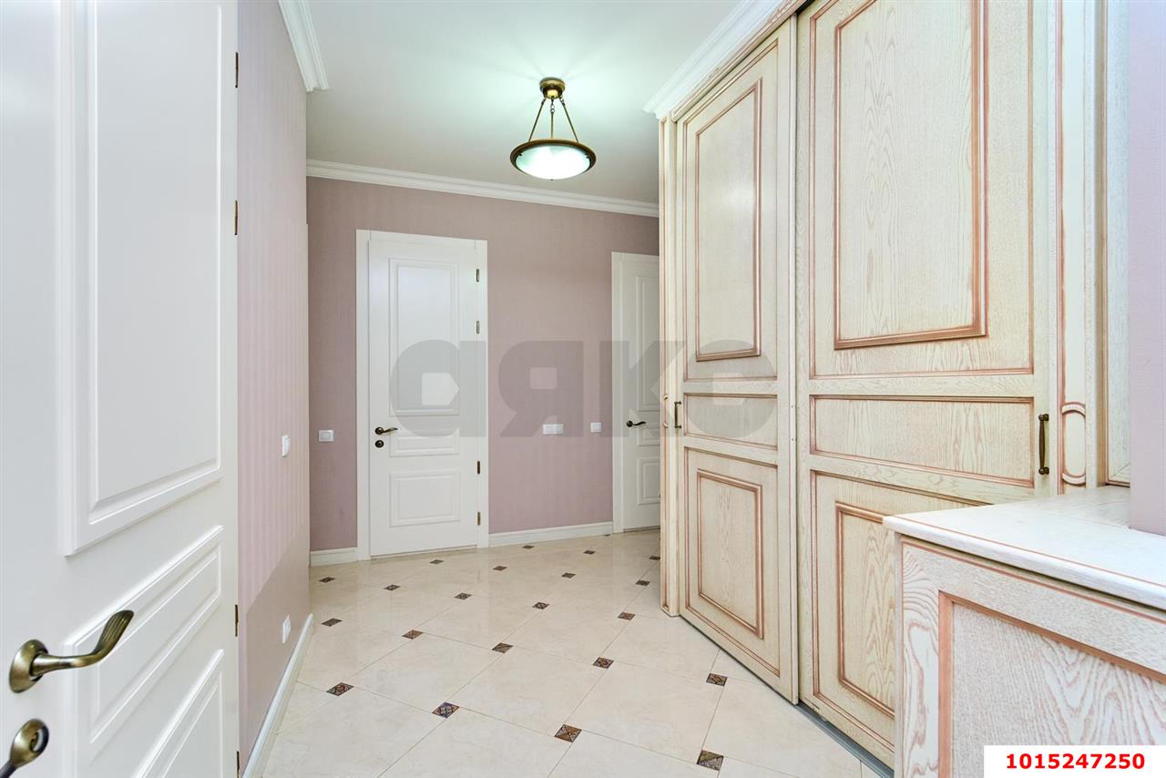 Фото №7: 2-комнатная квартира 95&nbsp;м², 3/8&nbsp;эт. - Краснодар, Западный внутригородской округ, Горгаз, мкр. Центральный, ул. Красина, 9/1к2