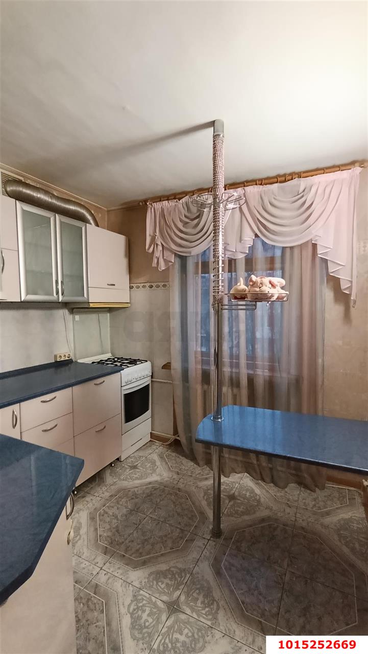 Фото №4: 3-комнатная квартира 60&nbsp;м², 5/5&nbsp;эт. - Краснодар, Центральный внутригородской округ, мкр. Завод Измерительных Приборов, ул. Курчатова, 4