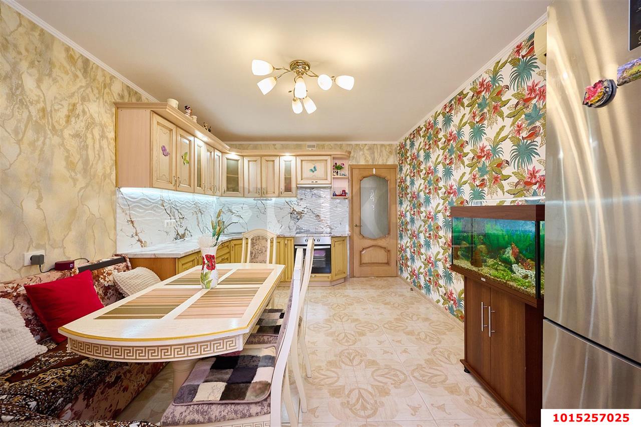 Фото №3: 2-комнатная квартира 70&nbsp;м², 6/16&nbsp;эт. - Краснодар, Западный внутригородской округ, мкр. Фестивальный, ул. Монтажников, 5