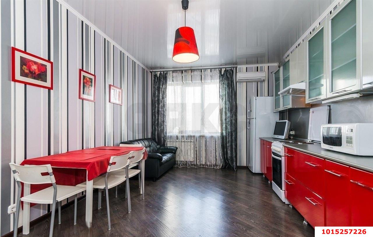 Фото №6: 2-комнатная квартира 75&nbsp;м², 7/23&nbsp;эт. - Краснодар, Западный внутригородской округ, мкр. Центральный, ул. Кубанская набережная, 31/1