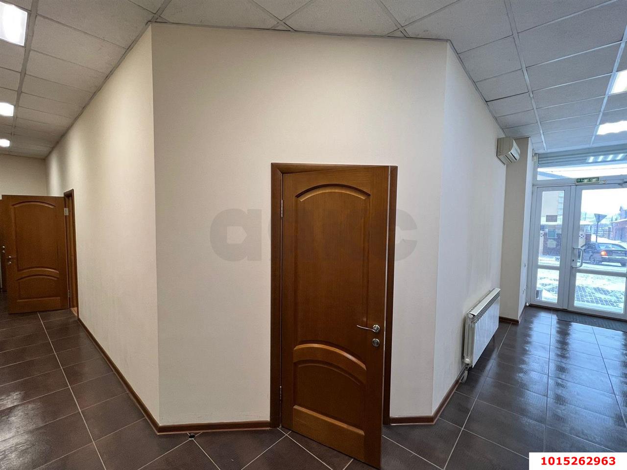 Фото №2: Офисное помещение 120&nbsp;м², 1/16&nbsp;эт. - Краснодар, Западный внутригородской округ, Кожзавод, мкр. Военный городок № 1, ул. имени Калинина, 350/7