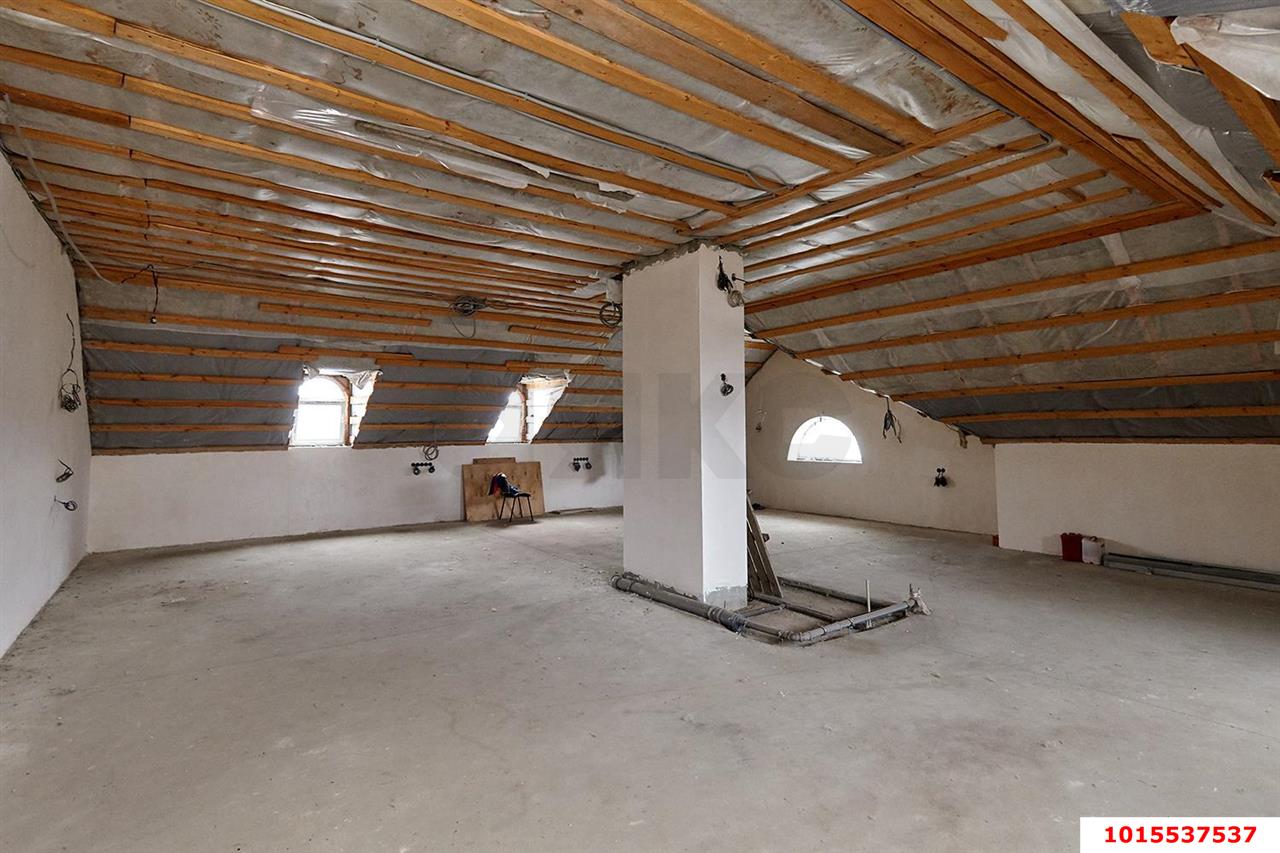 Фото №15: Дом 1250&nbsp;м² + 16&nbsp;сот., 3&nbsp;эт. - Краснодар, Прикубанский внутригородской округ, мкр. Сады Калинина, ул. Возрождения, 19