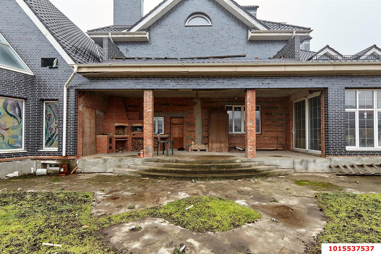 Фото №3: Дом 1250&nbsp;м² + 16&nbsp;сот., 3&nbsp;эт. - Краснодар, Прикубанский внутригородской округ, мкр. Сады Калинина, ул. Возрождения, 19