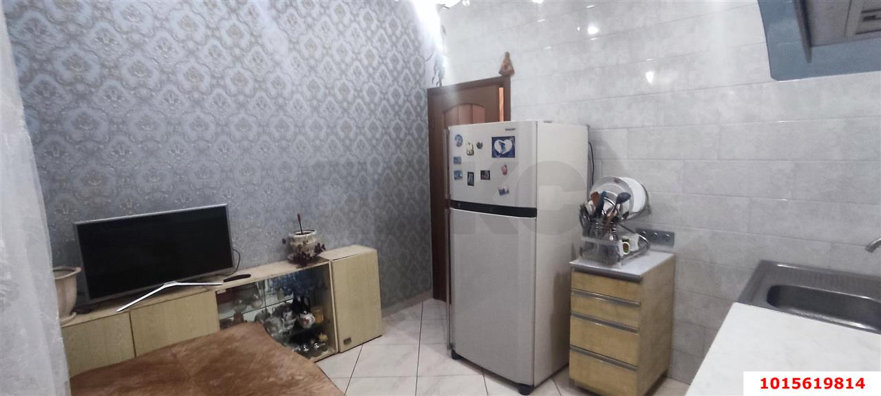 Фото №2: 3-комнатная квартира 81&nbsp;м², 5/5&nbsp;эт. - Краснодар, Центральный внутригородской округ, мкр. Центральный, ул. Комсомольская, 50