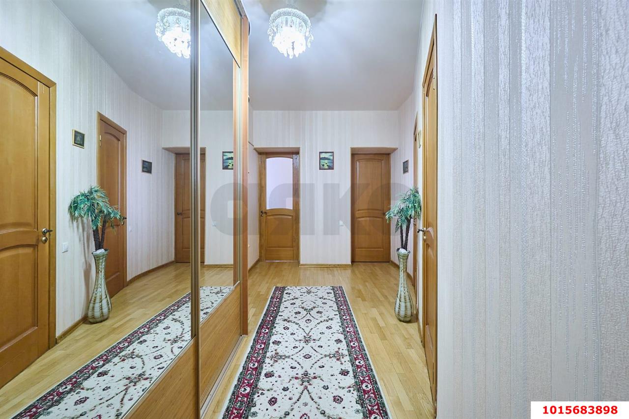 Фото №9: 2-комнатная квартира 97&nbsp;м², 6/7&nbsp;эт. - Краснодар, Прикубанский внутригородской округ, мкр. Музыкальный, ул. Аксайская, 40/1