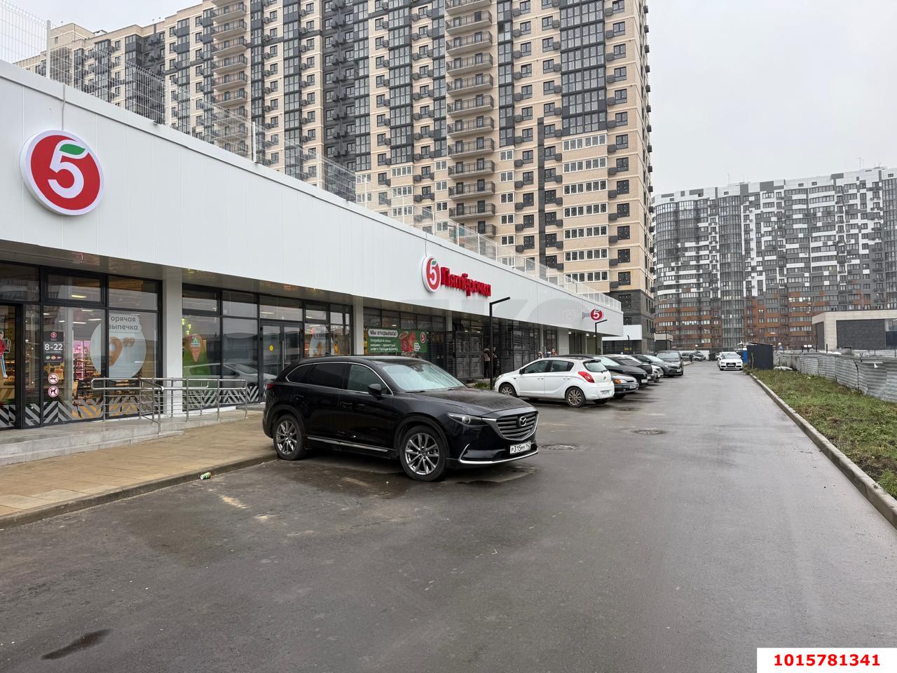 Фото №3: Торговое помещение 50&nbsp;м², 1/21&nbsp;эт. - Краснодар, Прикубанский внутригородской округ, Россинского, мкр. жилой комплекс Дружный-2, б-р Адмиралтейский, 3к3