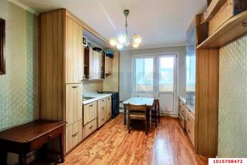 Фото №1: 2-комнатная квартира 60 м², 4/16 эт. - Краснодар, мкр. Гидростроителей, ул. Парусная, 20/3