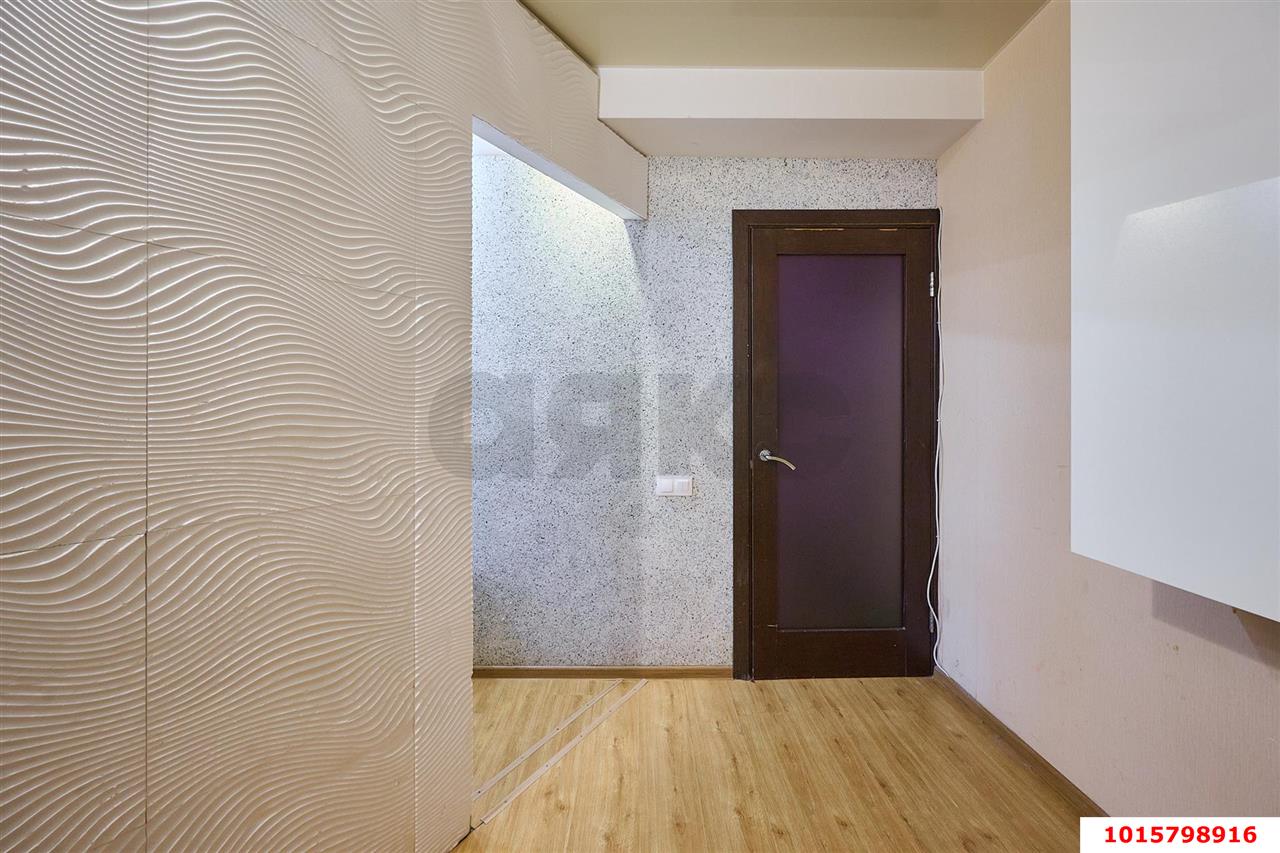 Фото №10: 2-комнатная квартира 50&nbsp;м², 6/10&nbsp;эт. - Краснодар, Западный внутригородской округ, мкр. Юбилейный, пр-кт Чекистов, 4